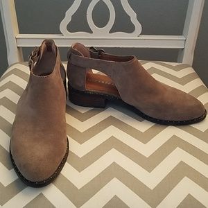 Like new Taupe booties